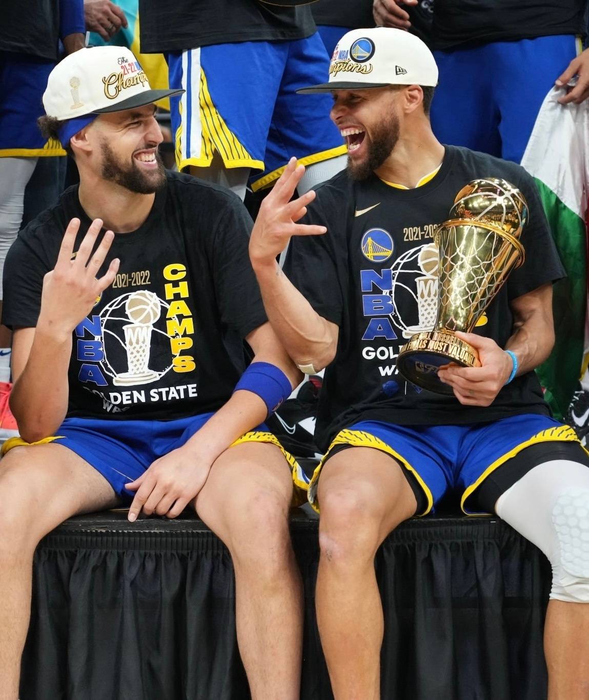 权拱手相让 权拱手相让